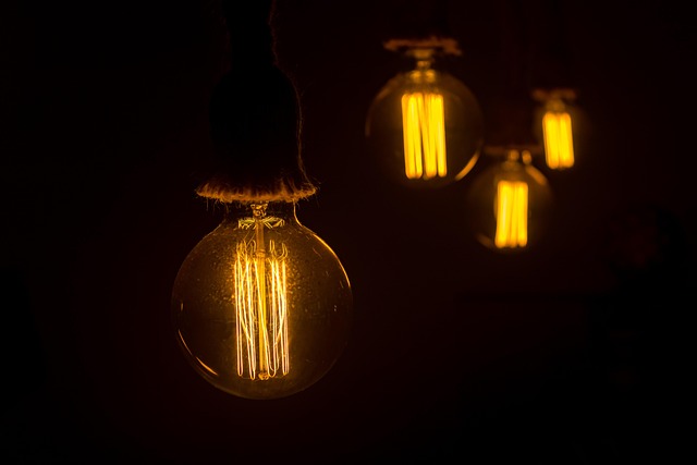 Choosing light fixtures that match your decor style