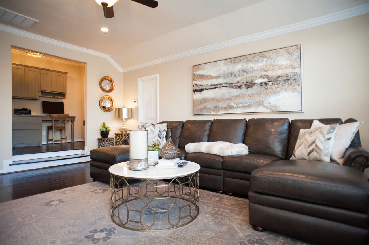 Signs Your Furniture and Decor Need Replacing